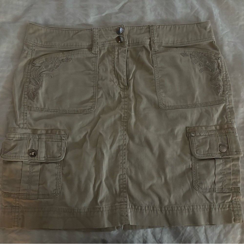 COPY - WHBM size 4 khaki skirt